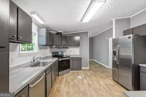 Kitchen - 3787 Mize Rd, Toccoa, GA 30577 photo 4 of 4