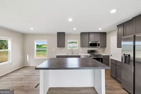 Kitchen - 915 Smith Loop Rd, Demorest, GA 30535 photo 1 of 4