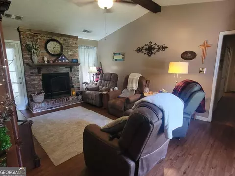 Living - 205 Pinehaven Dr, Lagrange, GA 30240 photo 1 of 2