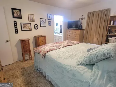 Bedroom - 205 Pinehaven Dr, Lagrange, GA 30240 photo 3 of 5