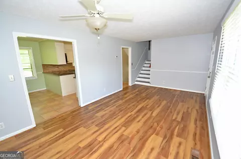 Living - 202 Sivell Rd, Lagrange, GA 30241 photo 2 of 8