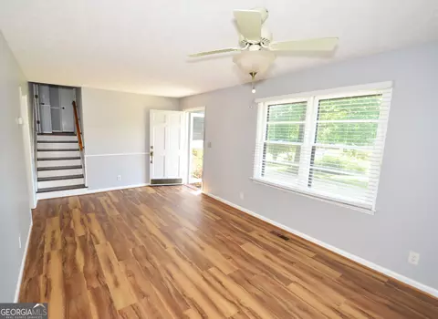Living - 202 Sivell Rd, Lagrange, GA 30241 photo 1 of 8