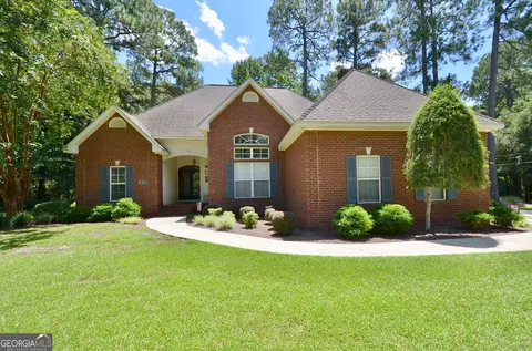 989 Wood Valley Dr, Eastman, GA 31023