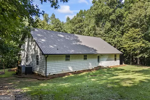 Exterior - 540 James Maxwell Rd, Commerce, GA 30529 photo 7 of 14