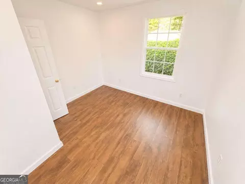 Bedroom - 140 E Hamm Rd, Jackson, GA 30233 photo 2 of 4