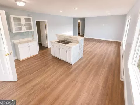 Living - 140 E Hamm Rd, Jackson, GA 30233 photo 4 of 4