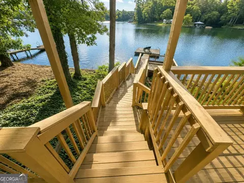 Exterior - 140 E Hamm Rd, Jackson, GA 30233 photo 8 of 10