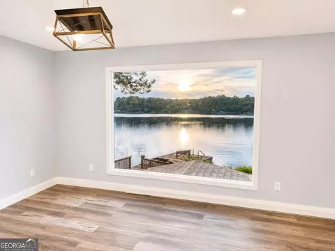Living - 140 E Hamm Rd, Jackson, GA 30233 photo 1 of 4