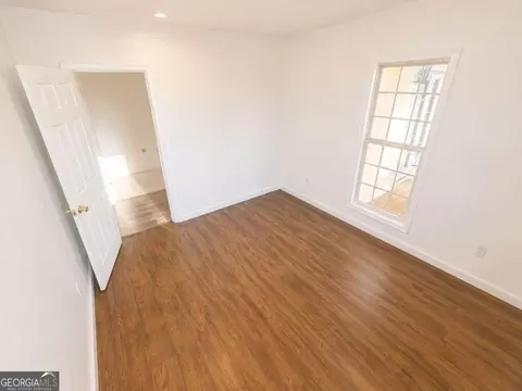Bedroom - 140 E Hamm Rd, Jackson, GA 30233 photo 3 of 4