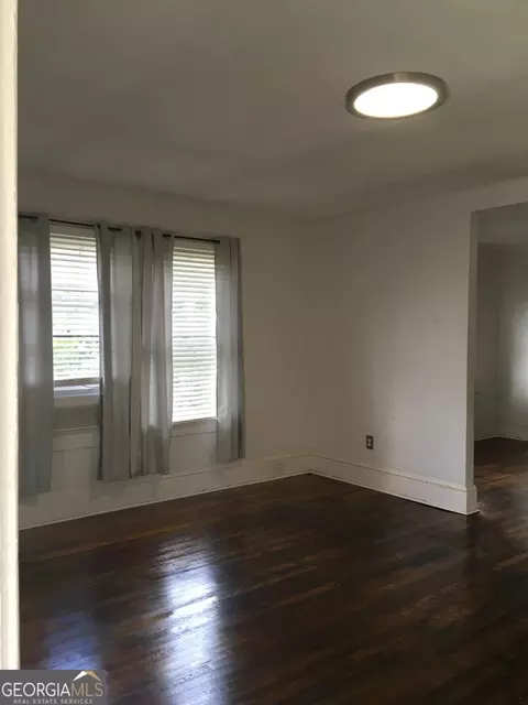 Living - 697 Ormond Ter, Macon, GA 31206 photo 3 of 5