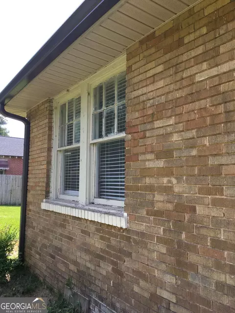 Exterior - 697 Ormond Ter, Macon, GA 31206 photo 5 of 6