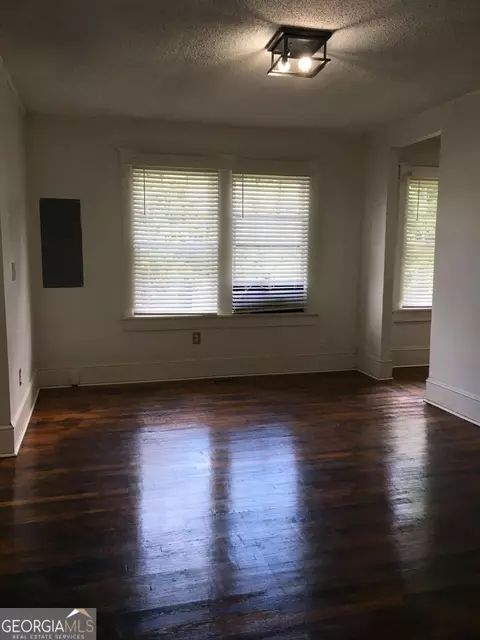 Living - 697 Ormond Ter, Macon, GA 31206 photo 4 of 5