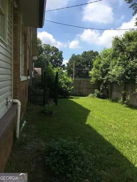 Exterior - 697 Ormond Ter, Macon, GA 31206 photo 4 of 6