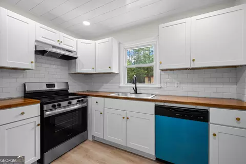 Kitchen - 108 Beaver Run, Lagrange, GA 30241 photo 2 of 2