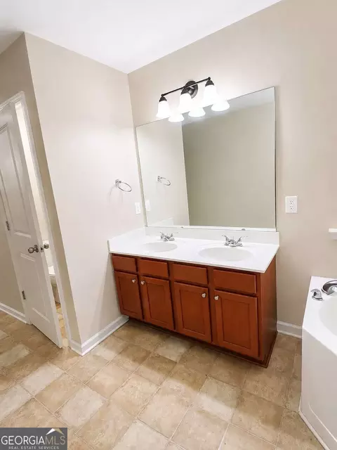 Bath - 2170 Stonebrook Dr, Austell, GA 30106 photo 1 of 5