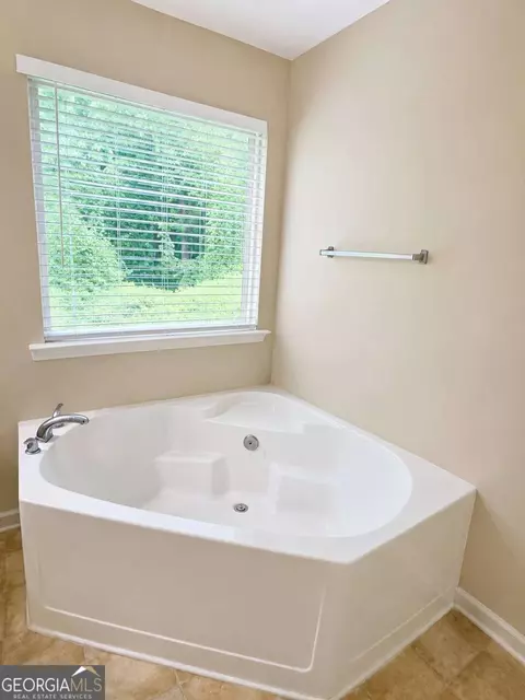 Bath - 2170 Stonebrook Dr, Austell, GA 30106 photo 4 of 5