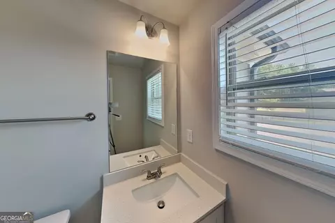 Bath - 2877 Boulder Ridge Dr, Dacula, GA 30019 photo 3 of 6
