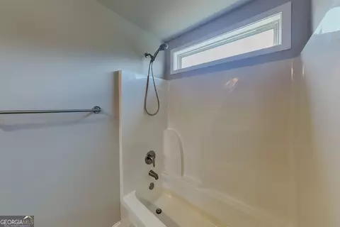 Bath - 2877 Boulder Ridge Dr, Dacula, GA 30019 photo 4 of 6