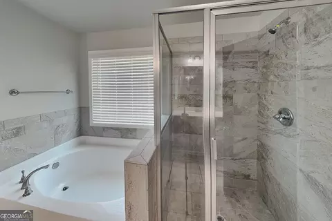 Bath - 2877 Boulder Ridge Dr, Dacula, GA 30019 photo 2 of 6