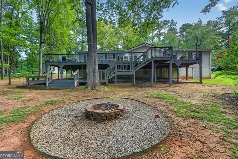Exterior - 2107 Oconee Dr, Sparta, GA 31087 photo 9 of 10