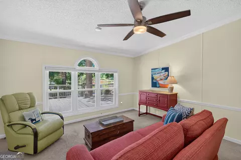 Living - 2107 Oconee Dr, Sparta, GA 31087 photo 2 of 3