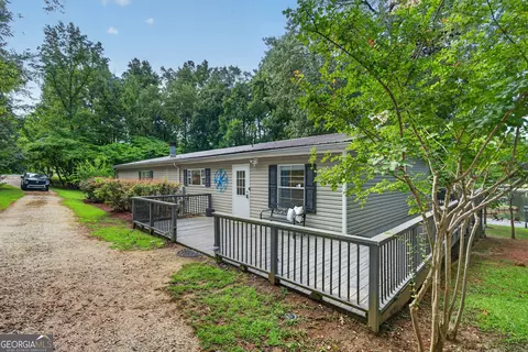 Exterior - 2107 Oconee Dr, Sparta, GA 31087 photo 3 of 10