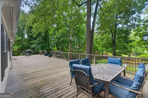 Exterior - 2107 Oconee Dr, Sparta, GA 31087 photo 5 of 10