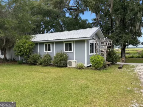 Exterior - 132154 River Dr, Midway, GA 31320 photo 3 of 11