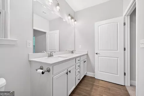 Entry Way - 832 Hidden Hollow Cir, Commerce, GA 30529 photo 5 of 5
