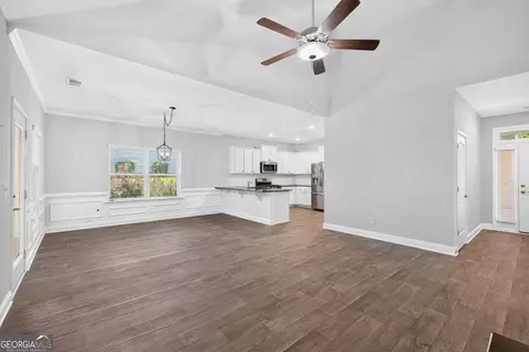 Entry Way - 832 Hidden Hollow Cir, Commerce, GA 30529 photo 3 of 5