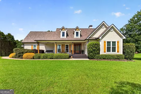 466 Bob Smith Rd, Sharpsburg, GA 30277