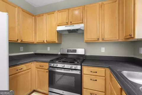 Kitchen - 224 Copperbend Dr, Austell, GA 30168 photo 6 of 6