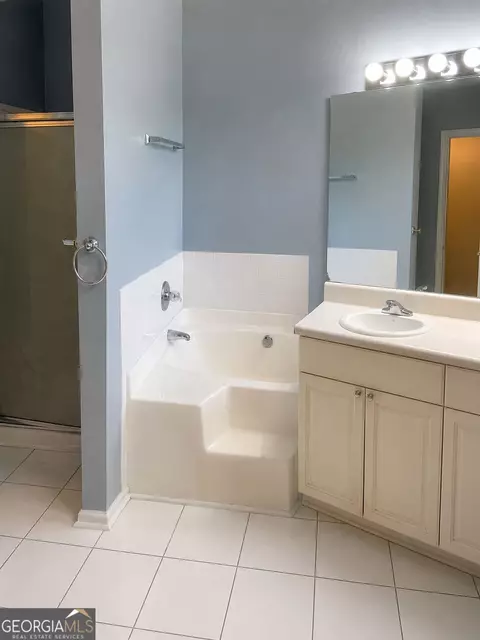 Bath - 35 Willow Oak Way, Covington, GA 30016 photo 3 of 3