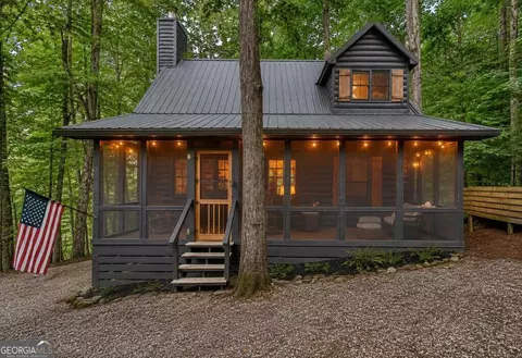 681 Skyview Dr, Ellijay, GA 30536