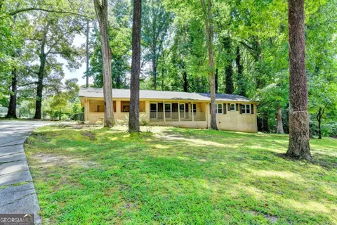 1138 Woodland Cir, Lawrenceville, GA 30043