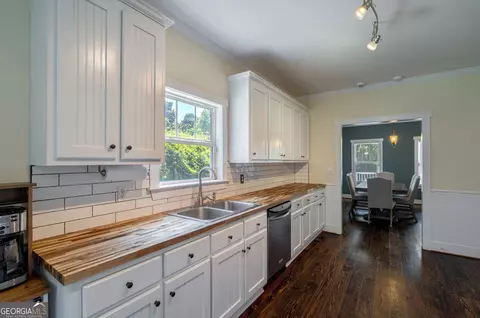 Kitchen - 262 Brickyard Rd, Comer, GA 30629 photo 8 of 9