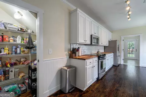 Kitchen - 262 Brickyard Rd, Comer, GA 30629 photo 2 of 9