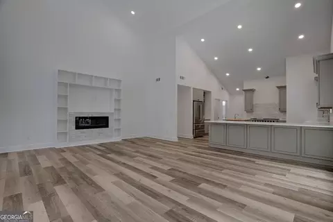 Living - 3279 Tommy Dillard Rd, Monroe, GA 30656 photo 2 of 4