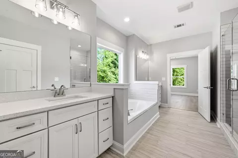 Bath - 3575 Bold Springs Rd, Monroe, GA 30656 photo 4 of 5