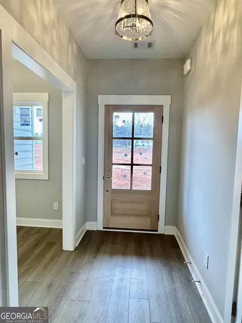Entry Way - 3575 Bold Springs Rd, Monroe, GA 30656 photo 7 of 9