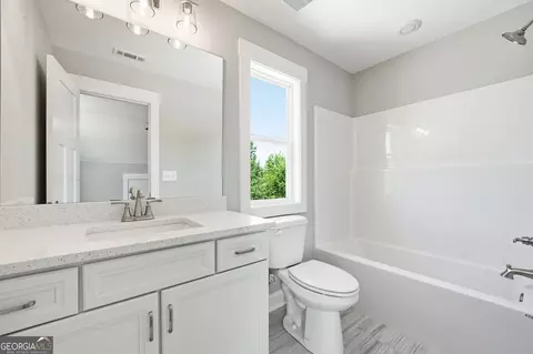 Bath - 3575 Bold Springs Rd, Monroe, GA 30656 photo 1 of 5