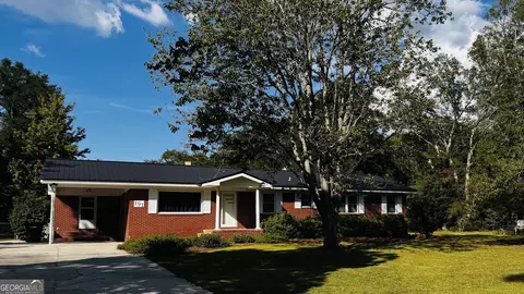 191 Smith Ave, Reidsville, GA 30453