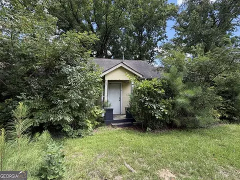 5905 Oakdale Rd SE, Mableton, GA 30126