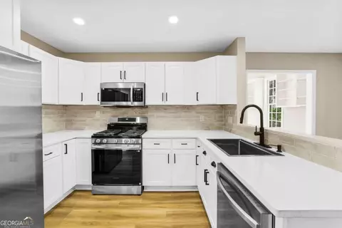 Kitchen - 4335 Abbotts Pointe Ct, Duluth, GA 30097 photo 2 of 3