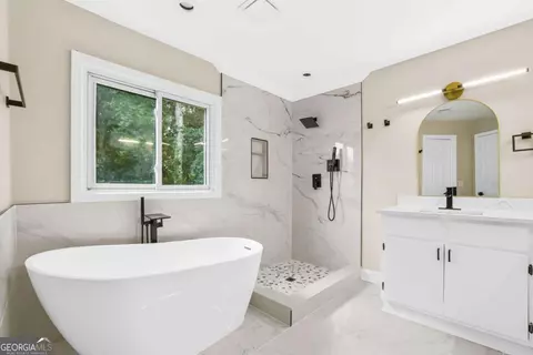 Bath - 4335 Abbotts Pointe Ct, Duluth, GA 30097 photo 3 of 5