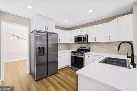 Kitchen - 4335 Abbotts Pointe Ct, Duluth, GA 30097 photo 3 of 3