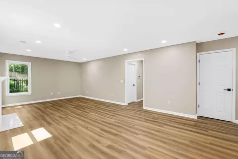 Living - 4335 Abbotts Pointe Ct, Duluth, GA 30097 photo 4 of 5