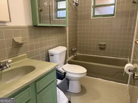 Bath - 38 Cedarcrest Rd, Lagrange, GA 30240 photo 3 of 3
