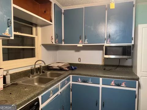 Kitchen - 38 Cedarcrest Rd, Lagrange, GA 30240 photo 1 of 2