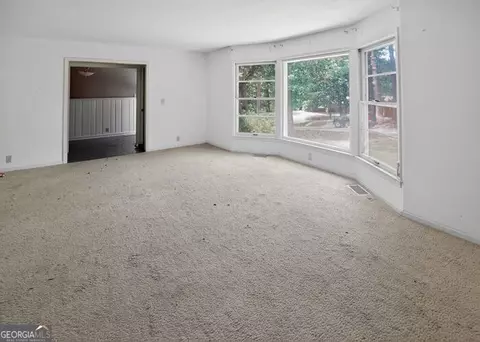 Living - 43 Mountain View Dr, Toccoa, GA 30577 photo 2 of 4